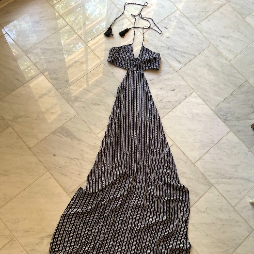 Indah (Planet Blue) Black and White Maxi Dress, Small 🖤🖤
